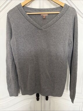 White Stag Gray V-Neck Knit Long Sleeve Sweater Basic Capsule Minimalist Size M